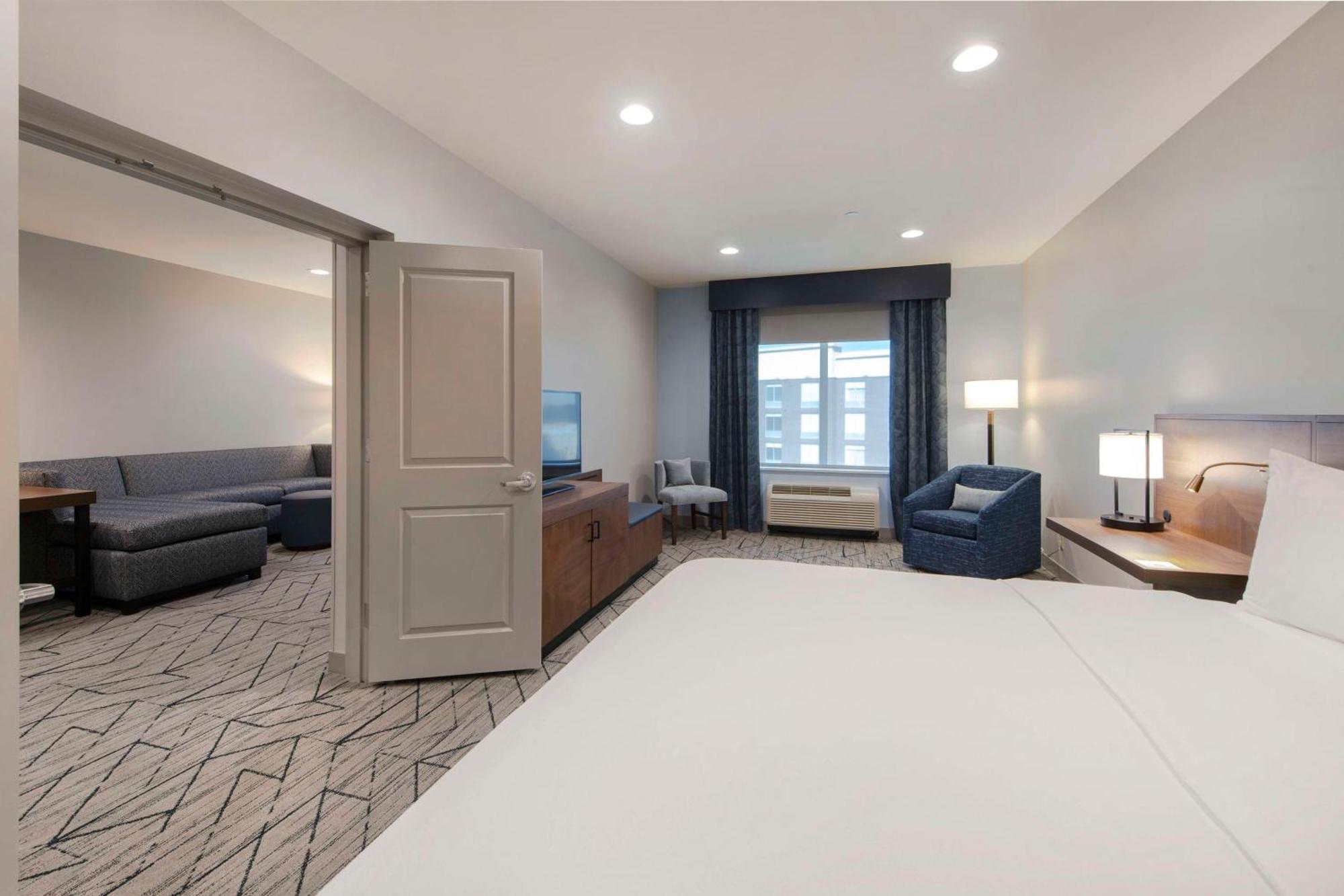 Hilton Garden Inn Raleigh Cary Exterior photo